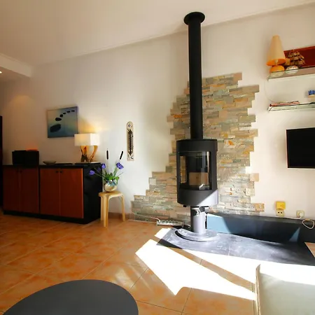 Casa En Primera Linea De Mar Con Acceso Directo A Playa Y Vistas Espectaculares - Es-228-176 * Llanca