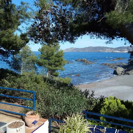 Casa En Primera Linea De Mar Con Acceso Directo A Playa Y Vistas Espectaculares - Es-228-176